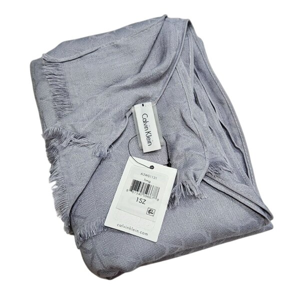 Calvin Klein Light Gray Jacquard Logo Scarf Fringed Edge Womens Soft Lightweight - Picture 1 of 9